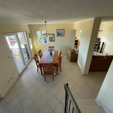 Apartment Regal Residency