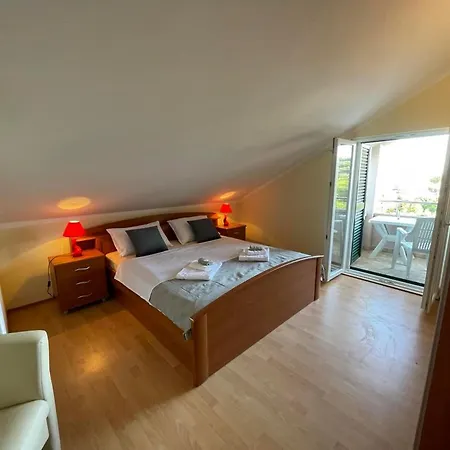Apartment Regal Residency Supetar