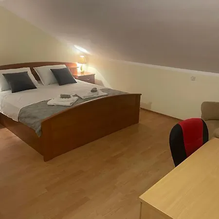 Apartment Regal Residency